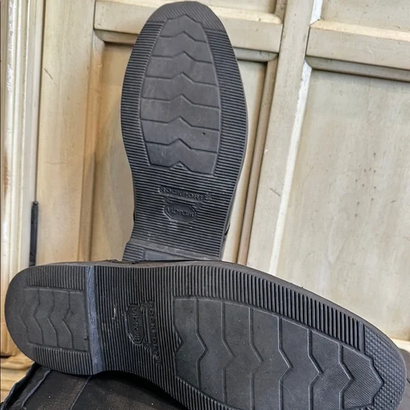 Black Leather Oxford Shoes with Polished Finish - Picture 2 of 5